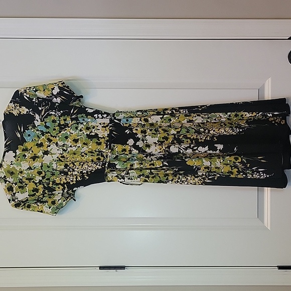 Wrap Dress Size Medium Floral Black Green RETRO 70s Apt 9 - Picture 7 of 10